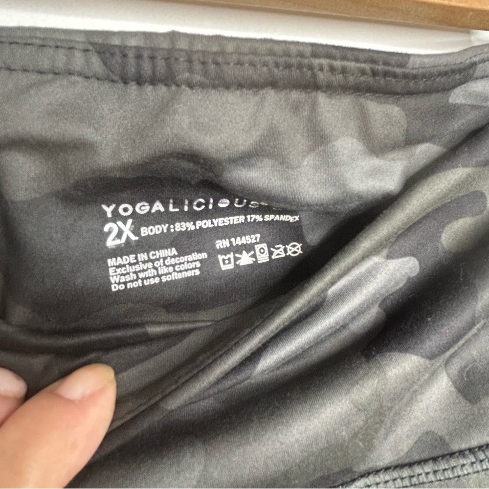 NWT Yogalicious  Lux 7/8 Camo legging 2X - Picture 5 of 10